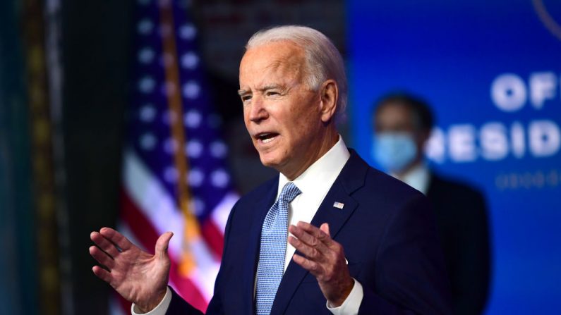 El candidato presidencial Joe Biden presenta a nominados y nombramientos de política exterior y seguridad nacional en el Queen Theatre el 24 de noviembre de 2020 en Wilmington, Delaware. (Mark Makela/Getty Images)