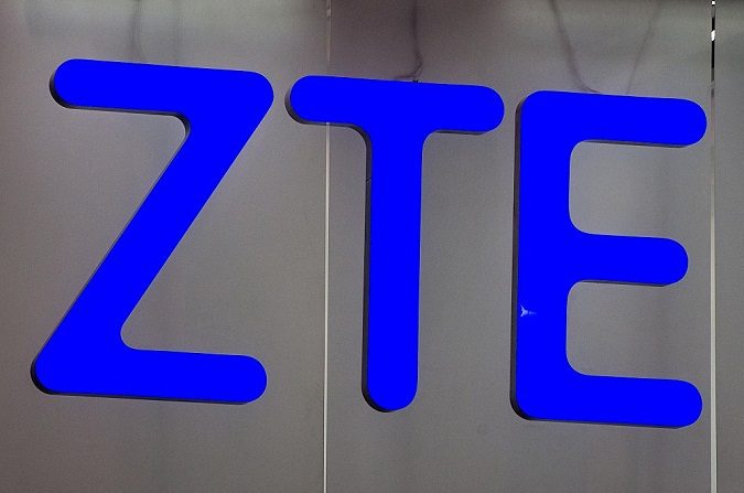 Un logo de ZTE en el día de la inauguración del Congreso Mundial del Móvil en el Complejo de Fira Gran Via el 22 de febrero de 2016 en Barcelona, España. ( David Ramos/Getty Images)
