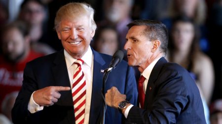 «El presidente tiene caminos despejados hacia la victoria»: Michael Flynn