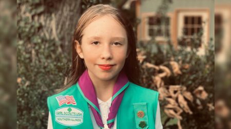 Niña de 3º grado gana medalla de honor por salvar vida de un hombre con el lema «prepárate» de Girl Scouts