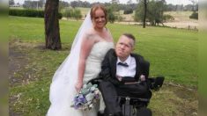 Hombre con distrofia muscular se casa con su excuidadora en una boda muy especial