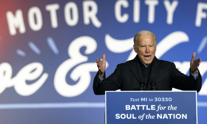 El candidato presidencial demócrata Joe Biden habla durante un acto de campaña en Belle Isle el 31 de octubre de 2020 en Detroit, Michigan. (Drew Angerer/Getty Images)