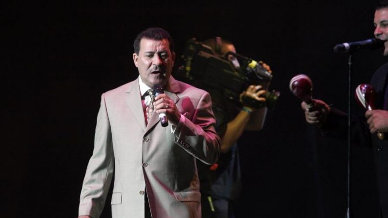 El cantante puertorriqueño, Tito Rojas, "El Gallo Salsero", durante su participación en un Festival de Salsa de Nueva York. EFE/Miguel Rajmil/Archivo