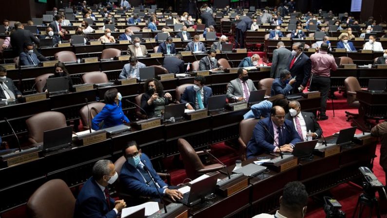 Fotografía de una sesión de la Cámara de Diputados en Santo Domingo (R.Dominicana). EFE/Orlando Barría/Archivo