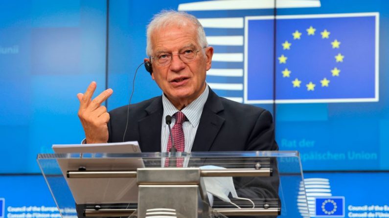 El alto representante de la Unión Europea para Asuntos Exteriores y Política de Seguridad, Josep Borrell, habla durante una rueda de prensa en Bruselas, Bélgica, el 19 de noviembre de 2020. (OLIVIER MATTHYS/POOL/AFP a través de Getty Images)