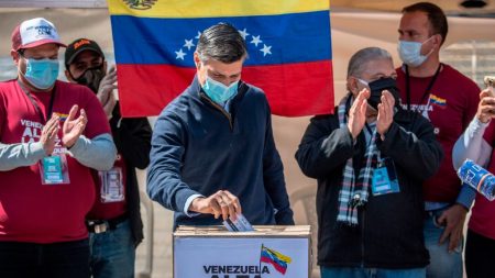 Leopoldo López participa en la consulta de Guaidó como un «grito de libertad»