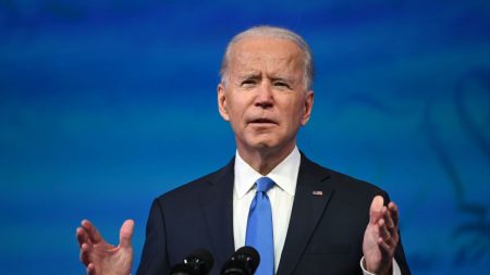 Joe Biden tiene «explicaciones que dar» sobre investigación de Hunter Biden, dice senador Grassley