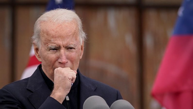 El candidato presidencial demócrata Joe Biden habla durante un mitin el 15 de diciembre de 2020 en Atlanta, Georgia. (Drew Angerer/Getty Images)