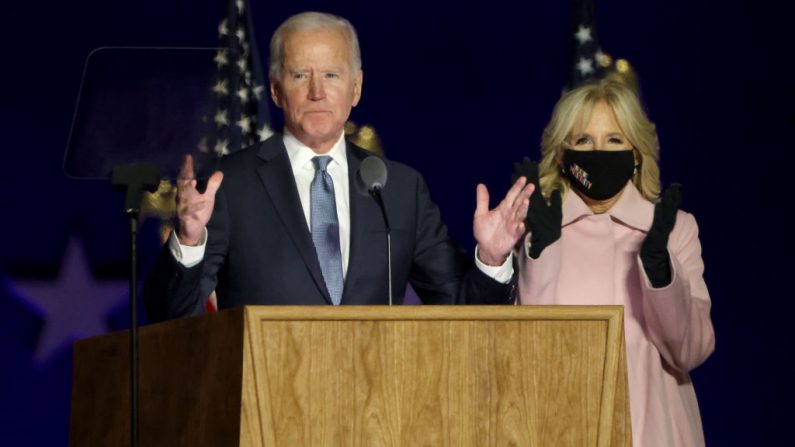 El candidato presidencial demócrata Joe Biden y la Sra. Jill Biden. Imagen de archivo del 4 de noviembre de 2020. (Win McNamee/Getty Images)