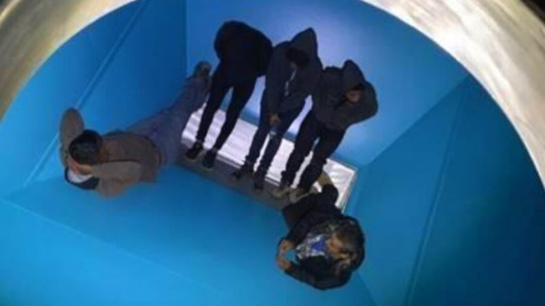 Un grupo de inmigrantes indocumentados encontrados dentro de un vagón tolva para grano el 12 de diciembre de 2020, cerca de Hebbronville, Texas. (Cortesía de Aduanas y Protección de Fronteras de Estados Unidos)
