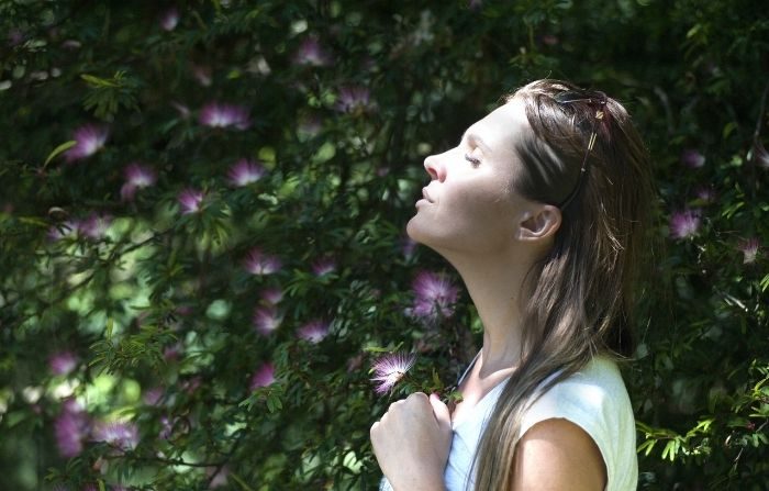 La respiración está íntimamente ligada a nuestro estado mental, un hecho que puede ayudarnos tanto como obstaculizarnos. (VisionPic/Pexels)