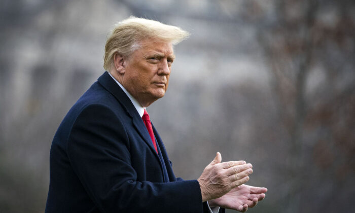 El presidente de Estados Unidos, Donald Trump, en el Jardín Sur de la Casa Blanca, en Washington el 12 de diciembre de 2020. (Al Drago/Getty Images)