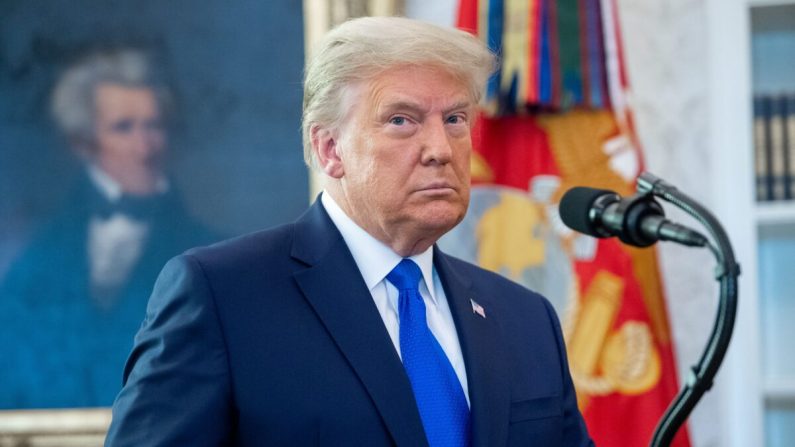 El presidente Donald Trump durante una ceremonia en la Oficina Oval de la Casa Blanca, en Washington, el 7 de diciembre de 2020. (Saul Loeb/AFP a través de Getty Images)