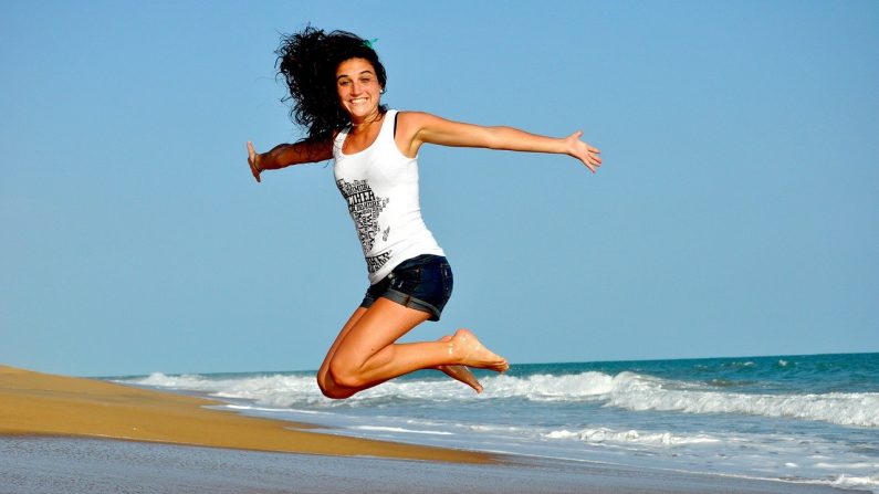 Reír es una excelente manera de levantar el ánimo y aliviar el estrés. (Lazare/Pixabay)