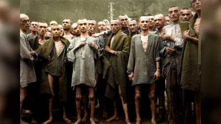 Fotógrafo colorea las fotos del Holocausto dándoles vida: «Para que esto no vuelva a suceder»