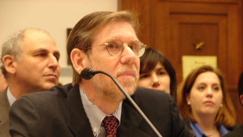 David Kessler, ex comisionado de la FDA,14 de mayo de 2008. (Bridgette Blair/Public Citizen/Flickr/(CC BY-NC-SA 2.0))
