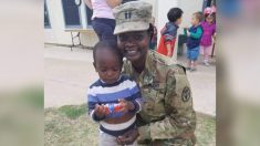Madre soltera y veterana del ejército paga deuda de 87,000 dólares con tres “pequeños pasos”