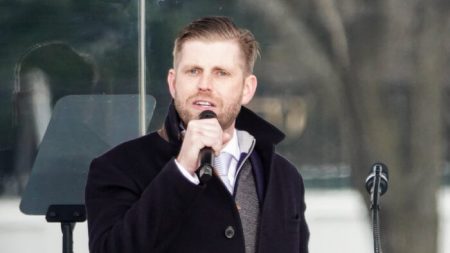 Eric Trump critica a De Blasio por el cierre anticipado de las pistas de hielo de Central Park