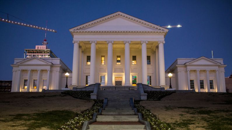El Capitolio del Estado de Virginia se muestra el 8 de enero de 2020 en Richmond, Virginia. (Foto de Zach Gibson/Getty Images)