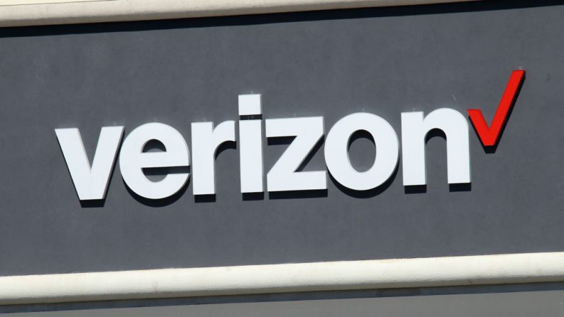 Se ve un letrero de la tienda Verizon el 26 de marzo de 2020 en Huntington Station, Nueva York (EE.UU.). (Foto de Bruce Bennett / Getty Images)