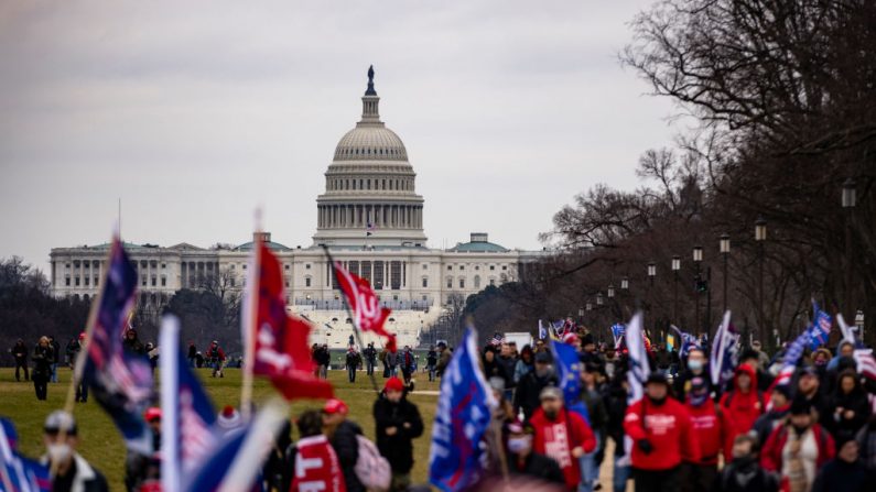 El Capitolio de EE.UU. en una vista del Paseo Nacional mientras partidarios del presidente Donald Trump comienzan a reunirse para una manifestación el 6 de enero de 2021 en Washington, DC. (Samuel Corum/Getty Images)