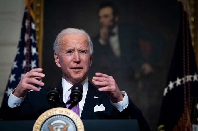 El presidente de Estados Unidos, Joe Biden, habla sobre la pandemia de coronavirus en el Comedor de Estado de la Casa Blanca el 26 de enero de 2021. (Doug Mills-Pool/Getty Images)
