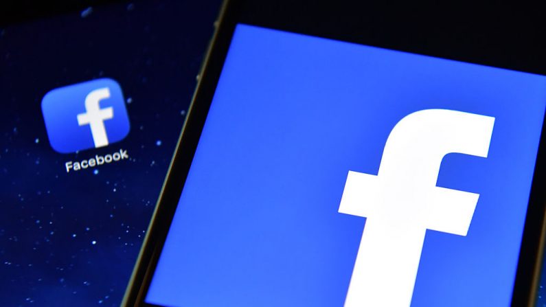 El logotipo de la app de Facebook se muestra en un iPad junto a una imagen del logotipo de Facebook en un iPhone el 3 de agosto de 2016 en Londres, Inglaterra. (Carl Court/Getty Images)
