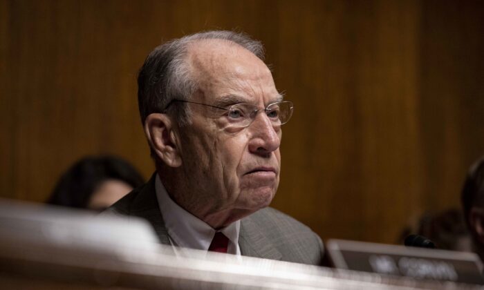 El senador Chuck Grassley (R-Iowa) en el Capitolio, en Washington, el 11 de junio de 2019. (Anna Moneymaker/Getty Images)