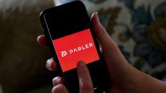 Sitio web de Parler vuelve a estar en línea con un mensaje de su CEO