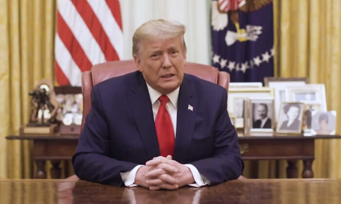 El presidente de Estados Unidos, Donald Trump, habla en un video publicado por la Casa Blanca el 13 de enero de 2021. (Captura de pantalla/Casa Blanca)
