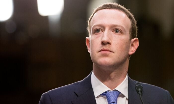 El fundador y director ejecutivo de Facebook, Mark Zuckerberg, testifica en una audiencia conjunta de los Comités Judicial y de Comercio del Senado en Washington el 10 de abril de 2018. (Samira Bouaou/The Epoch Times)