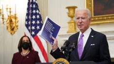 Biden anuncia estrategia nacional contra COVID-19, exigirá que viajeros extranjeros den negativo en test