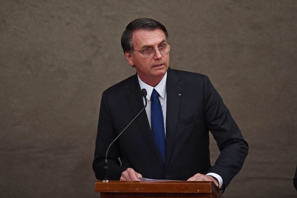 El expresidente de Brasil, Jair Bolsonaro, pronuncia un discurso durante un evento en Brasilia el 10 de diciembre de 2018. (Evaristo Sa/AFP/Getty Images)