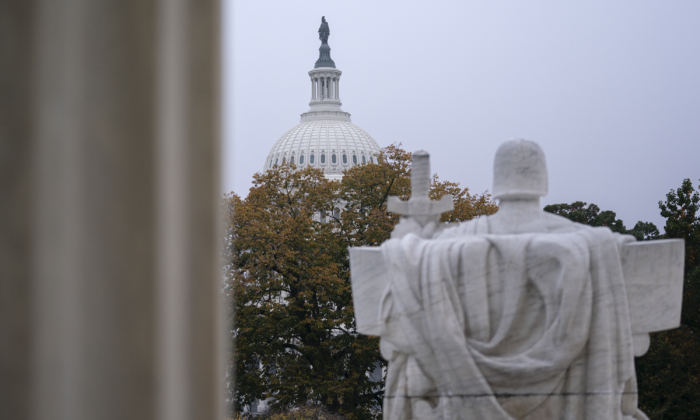 El Capitolio de los Estados Unidos es visto desde la Corte Suprema en Washington el 20 de octubre de 2020 (Stefani Reynolds / Getty Images).