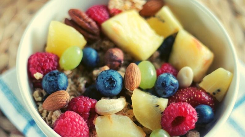 La fruta ofrece una alternativa real a los aperitivos azucarados, una vez que le da a sus papilas gustativas la oportunidad de reajustarse. (Pixabay/ StockSnap)