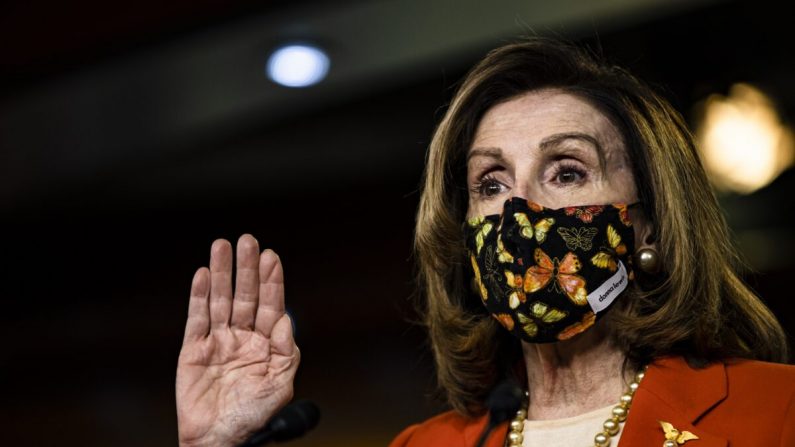 La presidenta de la Cámara de Representantes, Nancy Pelosi (D-Calif.), habla con los periodistas en Washington el 15 de enero de 2021. (Samuel Corum/Getty Images)
