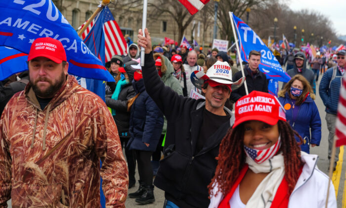 Los partidarios de Trump marchan en Washington el 6 de enero de 2021. (Mark Zou/The Epoch Times)