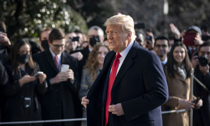 El presidente Donald Trump en el Jardín Sur de la Casa Blanca el 12 de enero de 2021. (Drew Angerer/Getty Images)