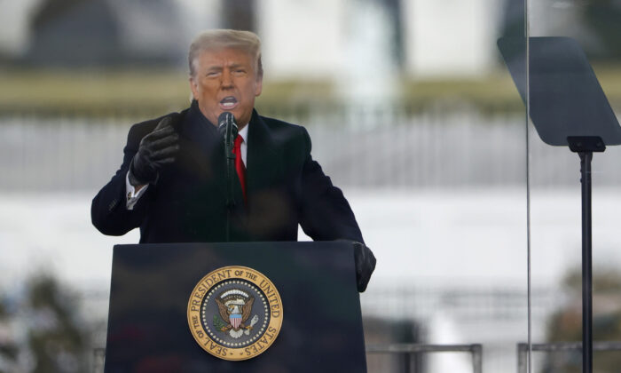 El presidente Donald Trump habla en el mitin "Stop The Steal" en Washington, el 6 de enero de 2021 (Tasos Katopodis / Getty Images).