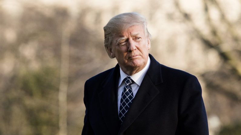 El entonces presidente Donald Trump regresa a la Casa Blanca en Washington el 25 de marzo de 2018. (Samira Bouaou/The Epoch Times)