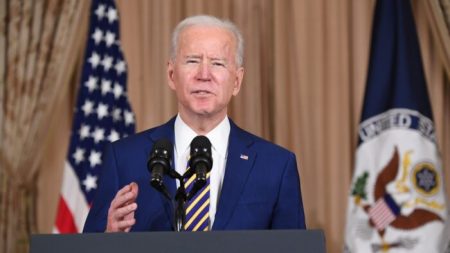 Biden: Estados Unidos no levantará las sanciones a menos que Irán deje de enriquecer el uranio