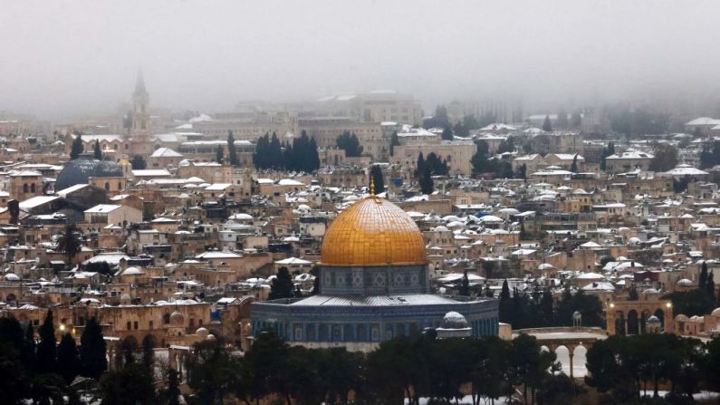 La Cúpula de la Roca, en el complejo de la mezquita al-Aqsa, en la Ciudad Vieja de Jerusalén, el 18 de febrero de 2021. (Emmanuel Dunand/AFP a través de Getty Images)
