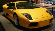 Hombre que pagó un Lamborghini con ayudas por covid-19 se declara culpable