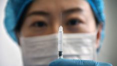 Mayoría de residentes de Shanghai se rehúsa a la vacuna china contra la COVID-19: Encuesta del régimen