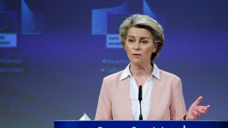 Von der Leyen afirma que Rusia no ha pedido autorización para su vacuna en UE