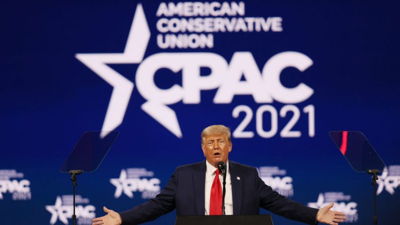 El expresidente Donald Trump habla en la Conferencia de Acción Política Conservadora celebrada en el Hyatt Regency, el 28 de febrero de 2021, en Orlando, Florida. (Joe Raedle/Getty Images)