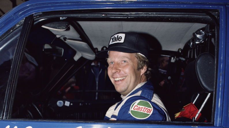 Hannu Mikkola de Finlandia, piloto del #1 Eaton Vale Ford Escort RS durante el 36° Rally Lombard RAC del Campeonato del Mundo de Rally de la FIA el 16 de noviembre de 1980 en Gran Bretaña. (Don Morley / Getty Images)