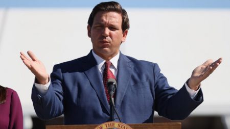 El gobernador de Florida, Ron DeSantis, se une a Rumble tras la censura que le impuso YouTube