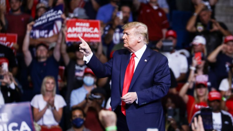 El presidente Donald Trump durante un acto de campaña en el BOK Center de Tulsa, Oklahoma, el 19 de junio de 2020. (Charlotte Cuthbertson/The Epoch Times)
