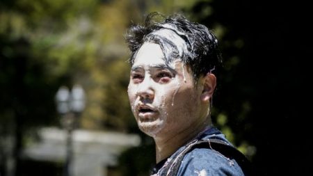 «Sabía que si me atrapaban, me matarían», dijo periodista Andy Ngo sobre incidente en que Antifa lo atacó